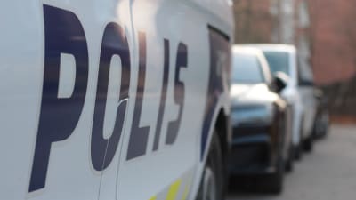 Svenska texten på en ny polisbil