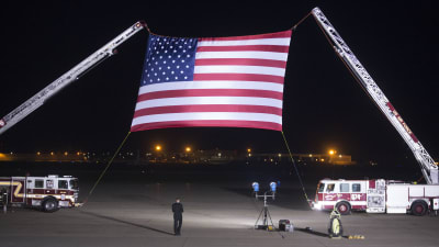 Amerikansk flagga på flygbasen Andrews i Maryland. 