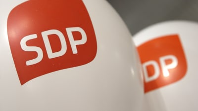 Bild på kampanjballonger med SDP motiv