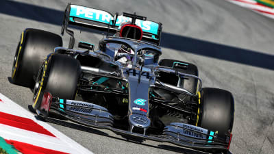Så här såg bilen, som Lewis Hamilton testkörde i slutet av februari, ut.