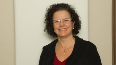 Minna Martikainen är professor i redovisning vid den svenska handelshögskolan Hanken i Helsingfors. 