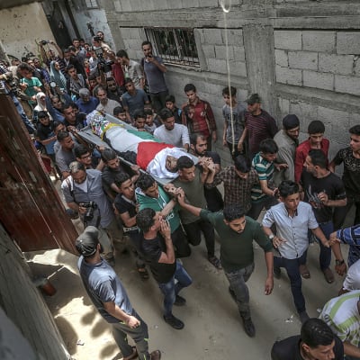 Minst 46 palestinier har skjutits ihjäl sedan Gazaprotesterna mot Israel och USA började den 30 mars