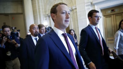 Facebook-vd:n Mark Zuckerberg i kongressbyggnadens i USA:s huvudstad Washington den 19 september 2019. 