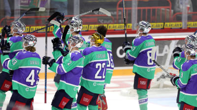 Jokerit tackar supportrarna i Helsingfors ishall.