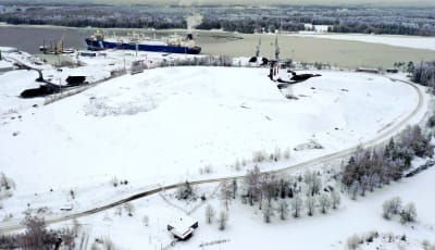 Joddböle hamn- ohc industriområde i Ingå fotograferat från luften. 