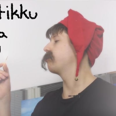 Alfred -kokki puhaltaa tulitikun