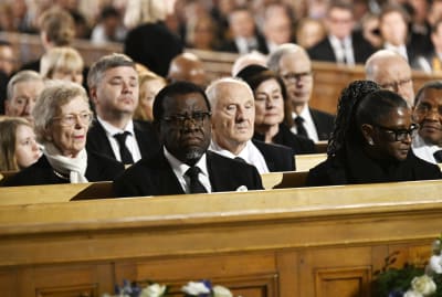 Namibias president Hage Geingob i Helsingfors domkyrka i samband med Ahtisaaris begravning.