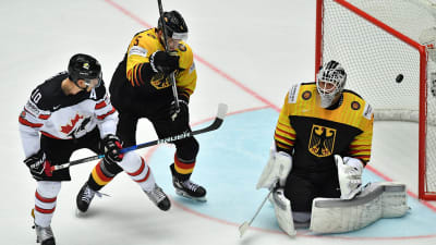 Kanadas Brayden Schenn gjorde mål efter bara 20 sekunder mot Tyskland i ishockey-VM 2018.