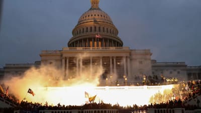USA:n kongressitalo hyökkäyksen kohteena.