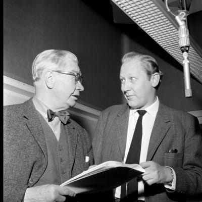 Axel Slangus och Börje Lampenius i Sockenskomakarna, 1953