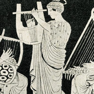 Muinaiset kreikkalaiset yhdistivät musiikin teorian  ja matematiikan. Sana 'musiikki' tulee ylijumala Zeuksen tyttärien, muusien mukaan .