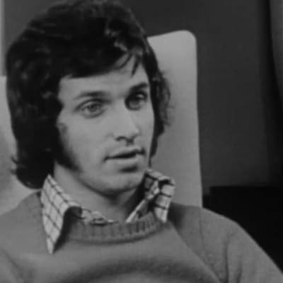 En man som blir intervjuad 1975