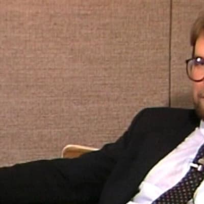 Bild på Björn Wahlroos när han talar