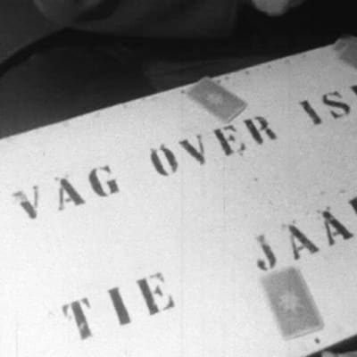 Kortspel på båten till Jussarö, 1965