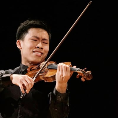 Kanadalainen Kerson Leong Sibelius-viulukilpailussa 2015.