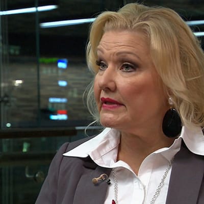 Sopraano Karita Mattila Hannu Linnun haastattelussa.