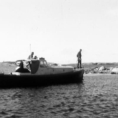 En båt i skärgården någonstans utanför Utö. 1971