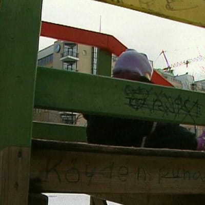 Barn i rutschbana, 1994