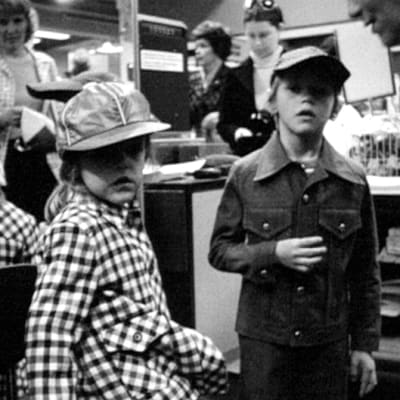 Barn i klädaffär, Yle 1973