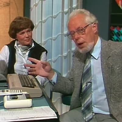 Martin Rehnberg lär sig att använda en datamaskin, Yle 1984