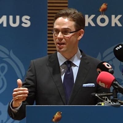 Jyrki Katainen talar inför Samlingspartiets partistyrelse