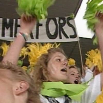 Tammerfors skolas hejarklack på Stafettkarnevalen 1989