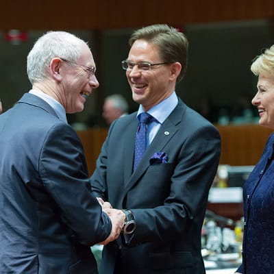 Jyrki Katainen skakade hand med Herman van Rompuy