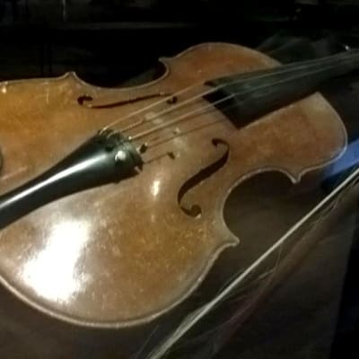 Jean Sibeliuksen käyttämät viulu ja jousi