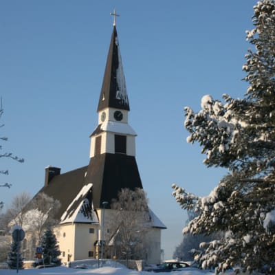 Rovaniemen kirkko helmikuussa 2011