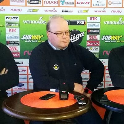 HPK:n valmentajat Vesa Viitakoski, Pasi Arvonen ja Kari Lehtonen