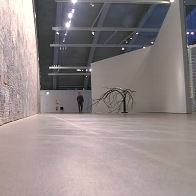 Helsingin taidemuseon tiloja Tennispalatsissa.