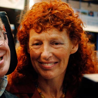 Stephen Hawking vaimonsa Elainen kanssa vuonna 2005