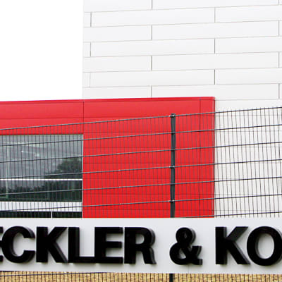 Heckler & Koch -yrityksen julkisivu Oberndorfissa.
