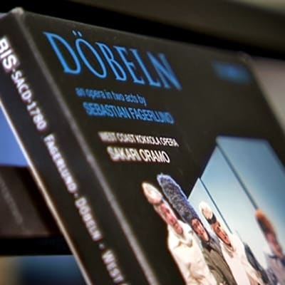 Lähikuva Döbeln-levyn kannesta.