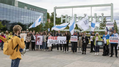 Demonstration för Navalnyj i Helsingfors.