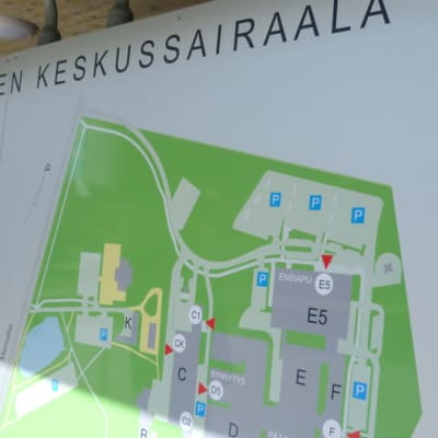 Kanta-Hämeen keskussairaalan opastekyltti