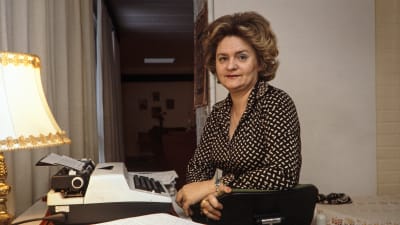 Kirjailija Laila Hirvisaari.