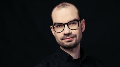 Kasvokuva toimittaja Veli-Pekka Hämäläisestä.