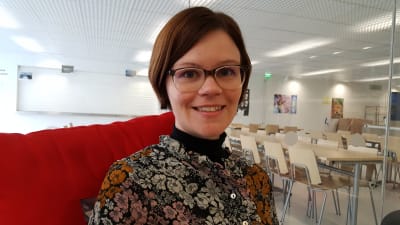 Minna Enroth är modersmålslärare i Borgaregatans skola i Vasa.