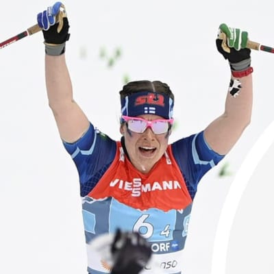 Krista Pärmäkoski tar VM-brons.
