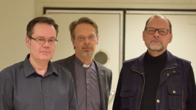 Tre svartklädda män. De heter Christer Lindvik, Pentti Raunio och Martin Glader.