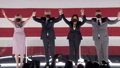 Jill och Joe Biden tillsammans med Kamala Harris och Douglas Emhoff