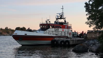Sjöräddningssällskapets räddningskryssare Jenny Wihuri var tillfälligt stationerad vid Brännskär i Pargas, juli 2019.