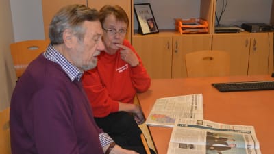 Lena Selén och Leif Stenwall är morgonsnackare i Yle Vega Västnyland och diskuterar hälsovårdsreformen.