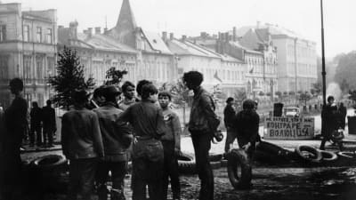Prag i augusti 1968 då Sovjetledda trupper ockuperade landet. 