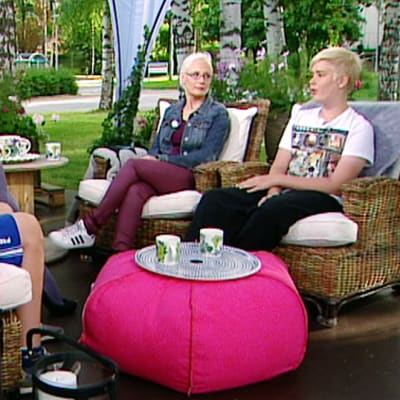 Sebastian Aste (vas.), Maija Jäntti ja Eemil Jäntti.