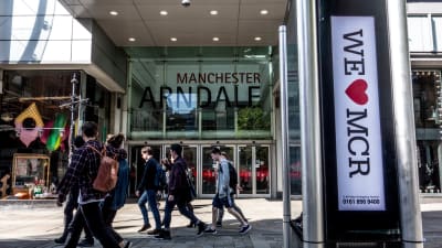 Skylt med orden "We love Manchester".