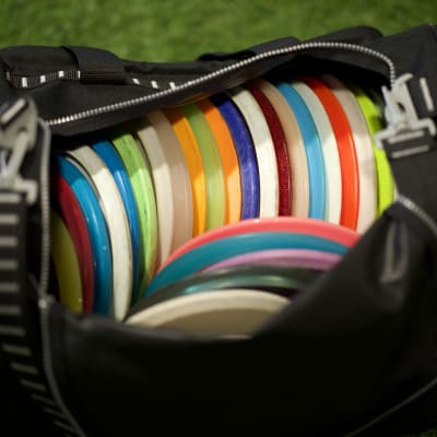 Frisbee kiekkoja kassissa