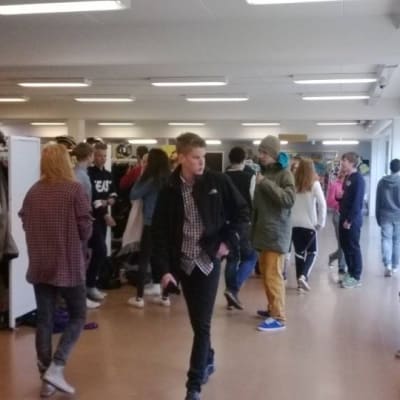 Snart töms korridorerna i Oxhamns skola i Jakobstad.