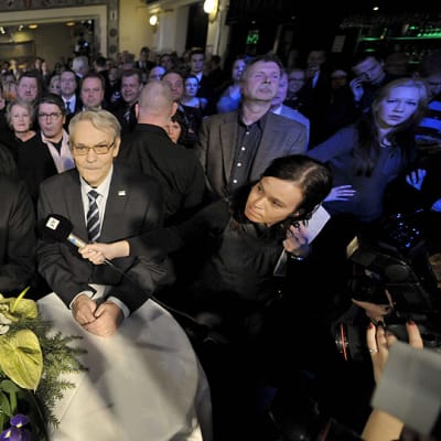 Timo Soini och partisekreteraren Ossi Sandvik.